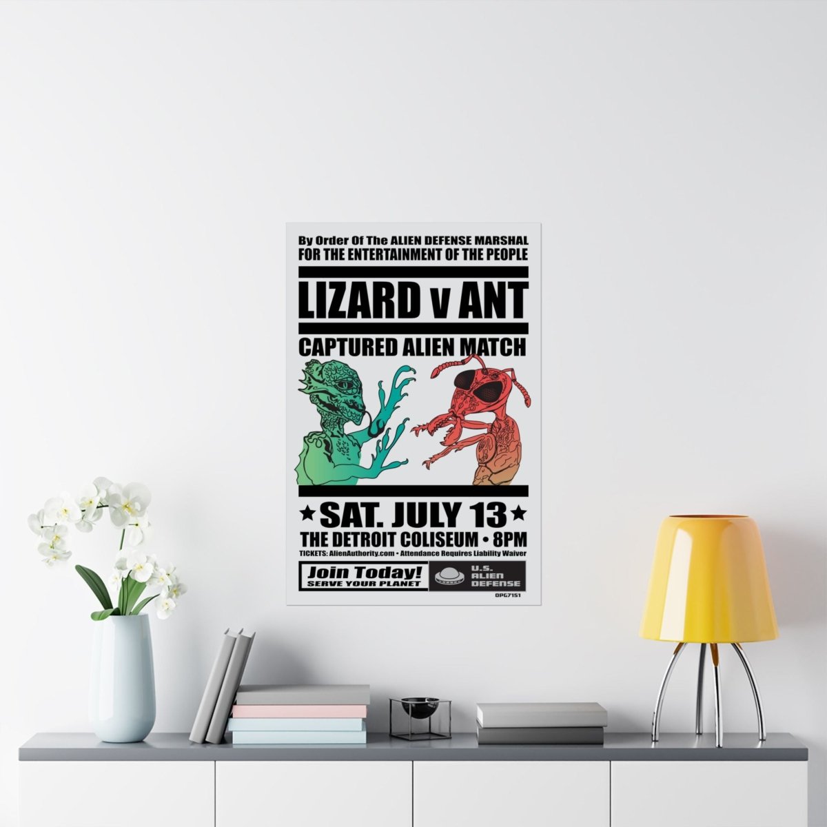 Alien Grudge Match Lizard v Ant Premium Wall Art Print