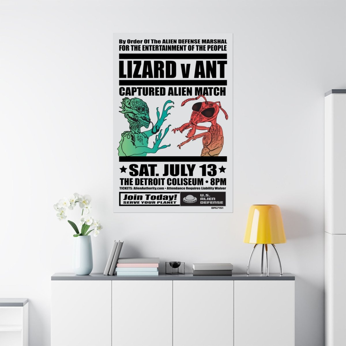 Alien Grudge Match Lizard v Ant Premium Wall Art Print