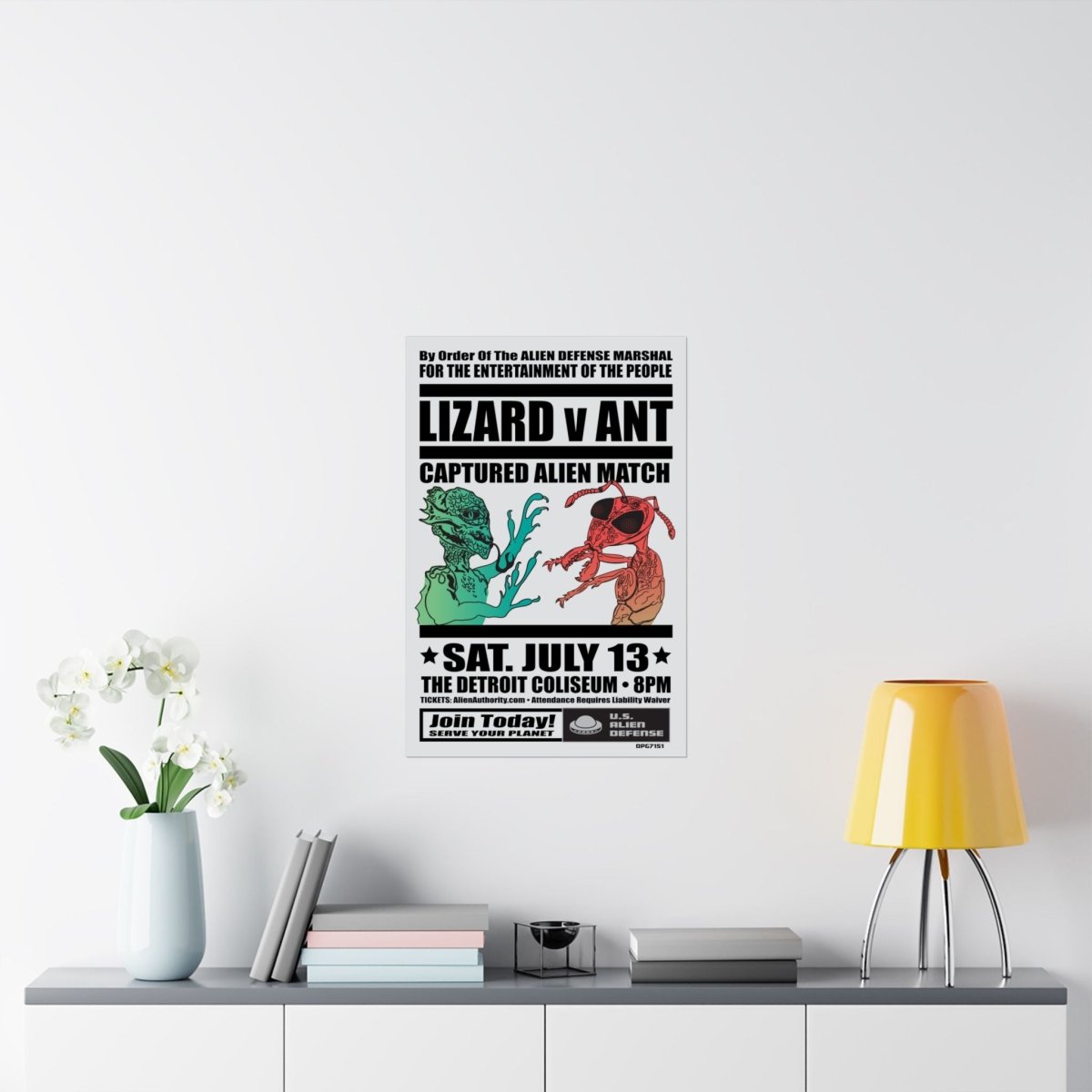 Alien Grudge Match Lizard v Ant Premium Wall Art Print